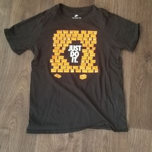 Nike T-shirt